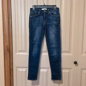 KanCan High Rise Skinny Jeans. Size 27